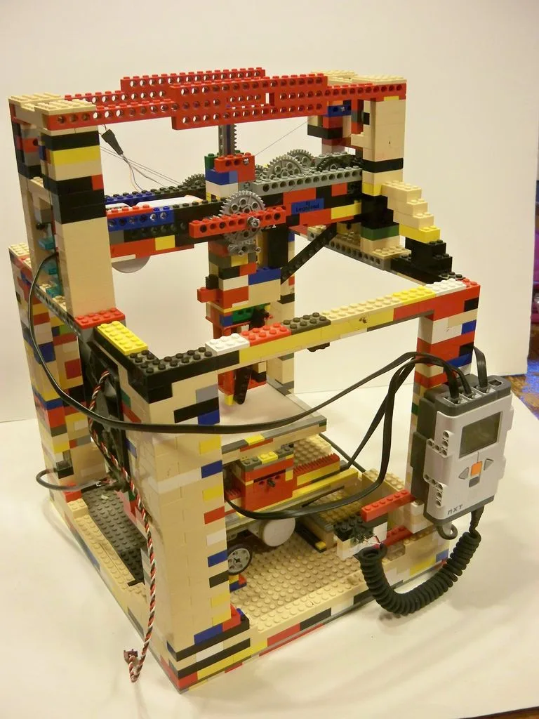 Guy builds a LEGObot – The Lego 3D Printer