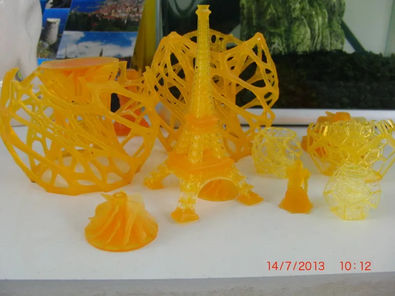 Another DIY high resolution Open Source 3D DLP printer