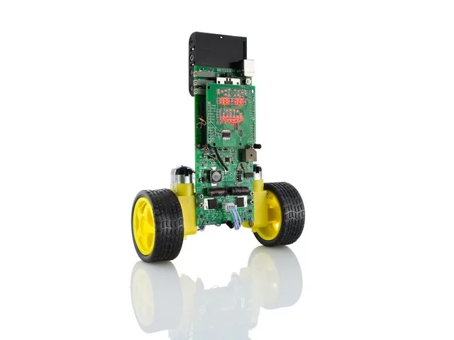 A cute open source Little Robot is raising funds Kickstarter