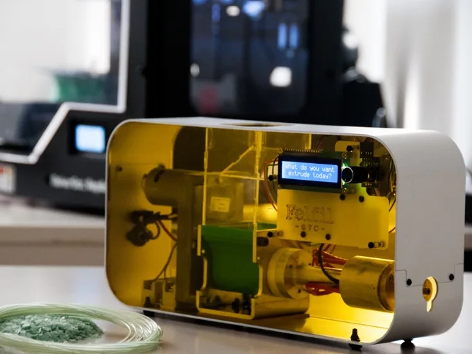Felfil Evo. A filament extruder for 3D printers made for you by Collettivo Cocomeri