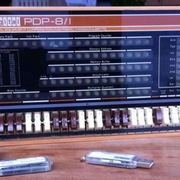 PiDP-8/I replica with Raspberry Pi