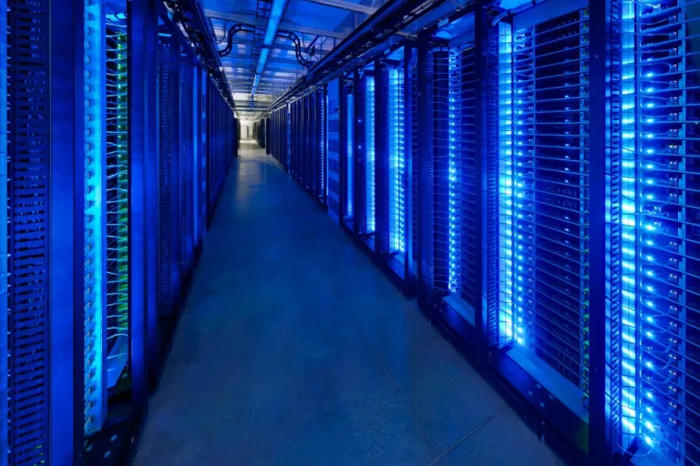 Facebook puts petabytes of old cat pix on ice for sustainability