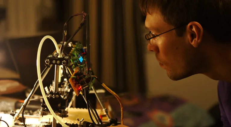 Maker culture: junk robots, DIY tablets, 3D-printed dice, and more