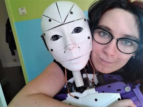 I (do), Robot: woman to marry a 3D printed InMoov robot
