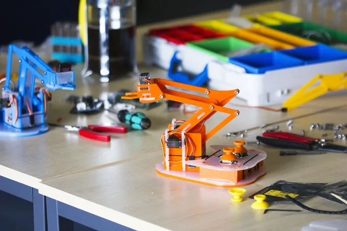 Programmable Pi Arms for our kids on Kickstarter