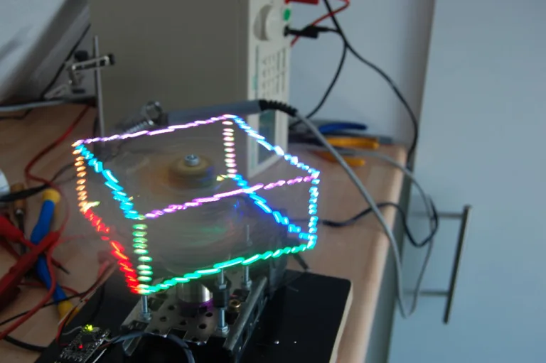 DIY an Amazing 3D POV Holographic Display!