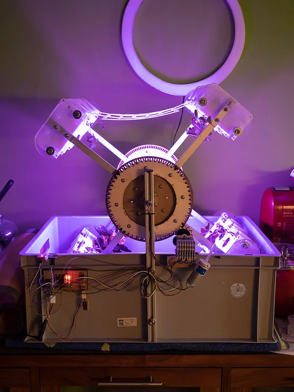 How to Grow Your Salad With a Rotating Hydroponic System