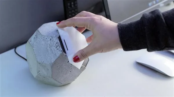 3D Printed Physical Device for Internet Privacy Control