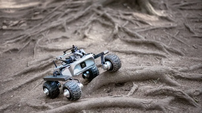 Turtle Rover: the World’s First Customizable Remote-Controlled Mobile Robot