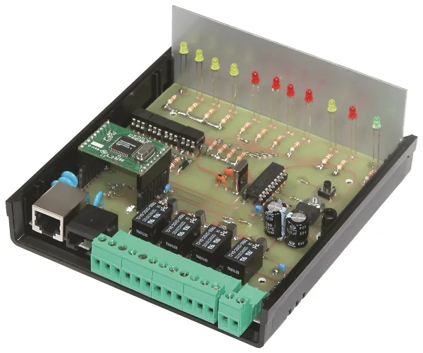 Inputs/outputs controller working over the Internet through a SitePlayer Web Server