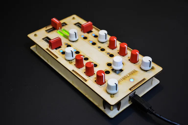 Traktorino: the Open Source DIY Dj Midi Controller