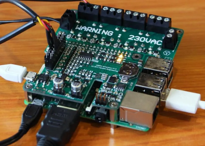 BioControle : Aquaponic and hydroponic I/O Add-on for Raspberry Pi