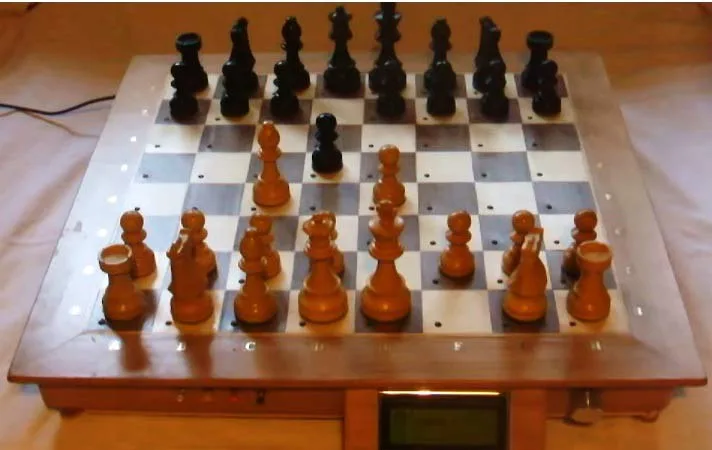 Wooden Chess Board with Piece Recognition