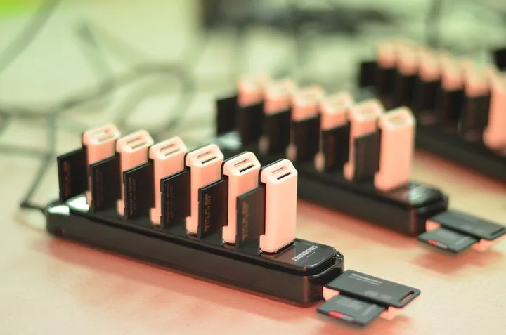 DIY an Affordable SD Card Duplicator