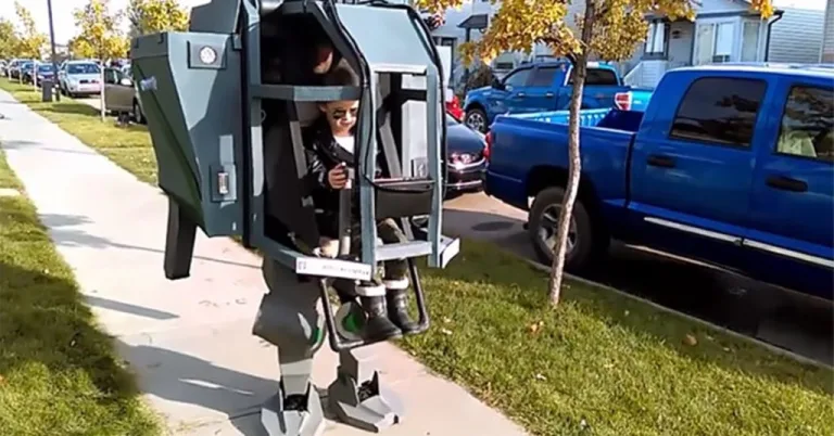DIY an Amazing Arduino-Powered MechWarrior Suit