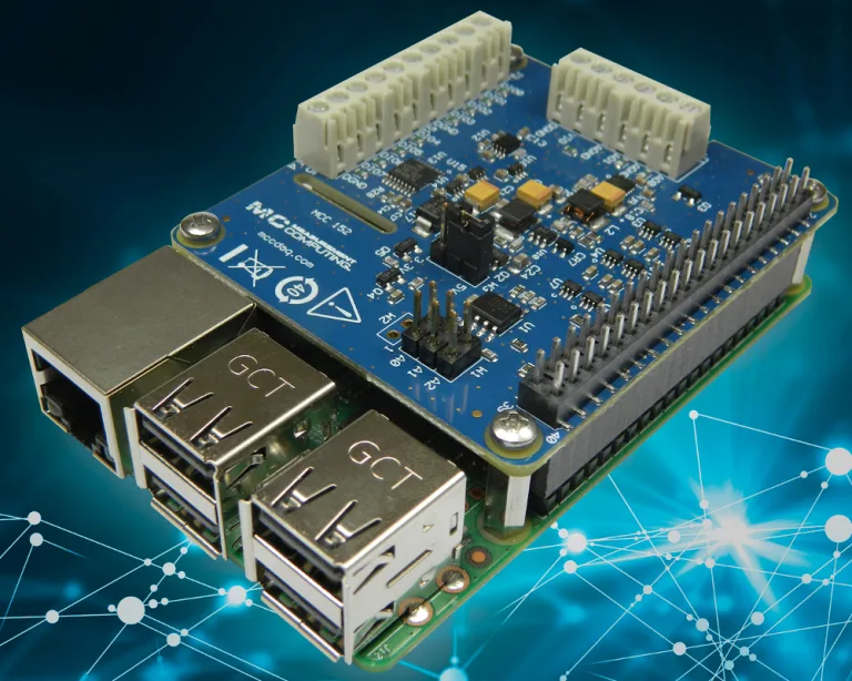 Voltage Output and Digital I/O HAT Wears Raspberry Pi