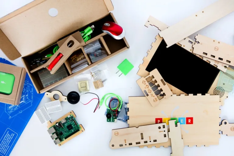 Piper Computer Kit 2 Teaches Kids How to Become a Perfect Hardware Hacker