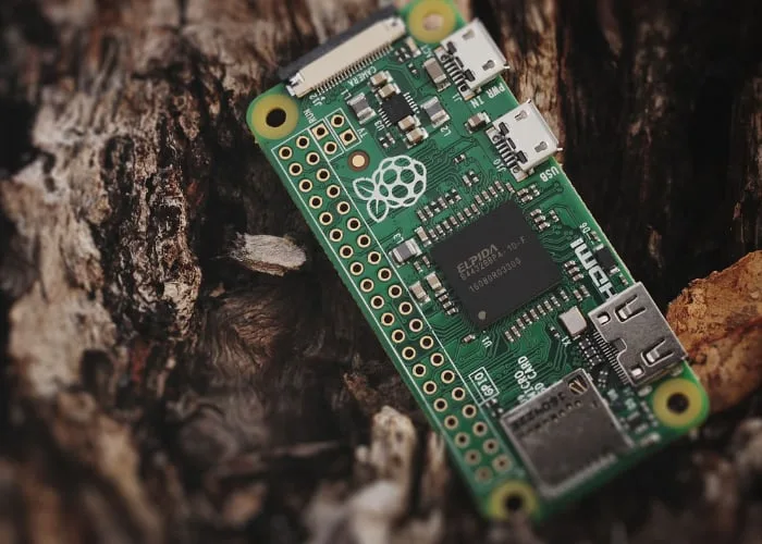 Feel Free To Travel Around the World With Your Raspberry Pi Secure Travel Router