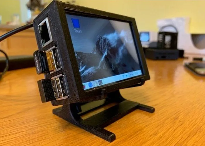 3D Printed Raspberry Pi Case to Create Your All-in-One Computer