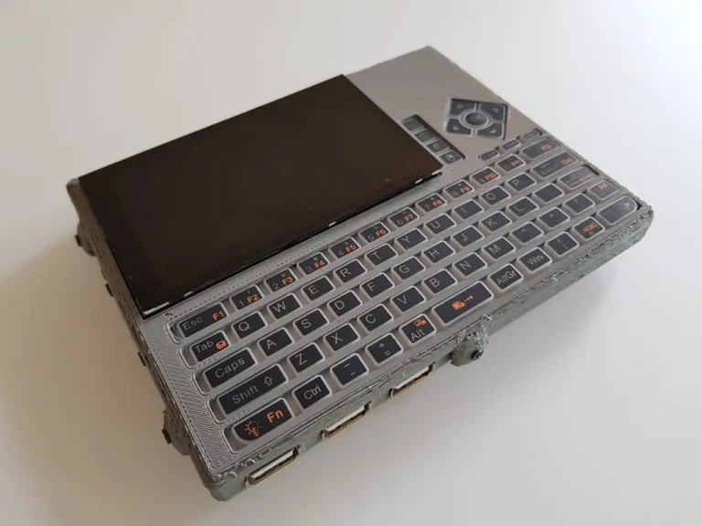 PocketPi: Raspberry Pi Pocket-Sized Computer