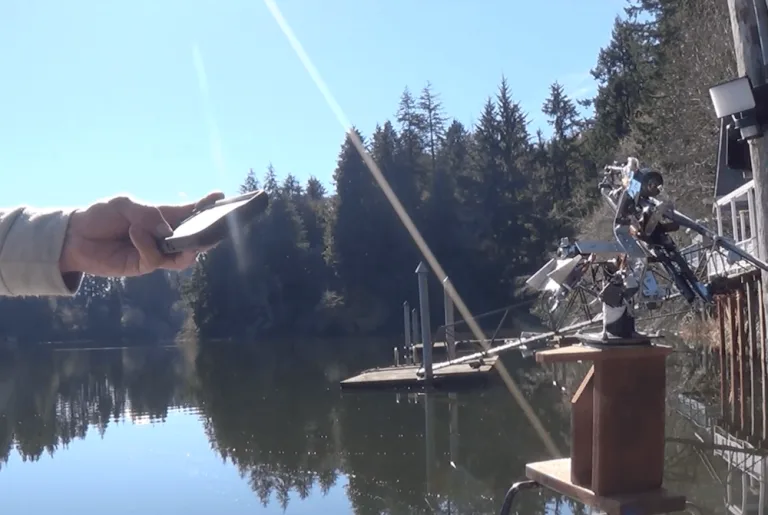 An Arduino-powered fishing pole with automatic casting and reeling