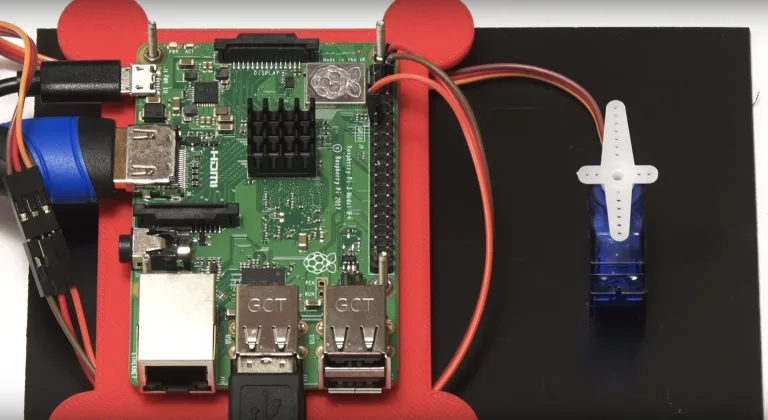 How to control multiple servo motors with Raspberry Pi