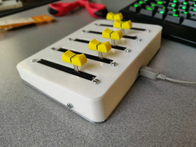 Control the volume of programs running on your Windows PC like a DJ