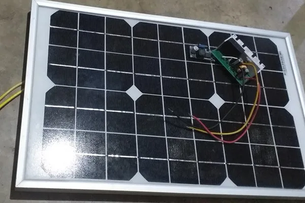 Making Your Own Photovoltaic 5V System