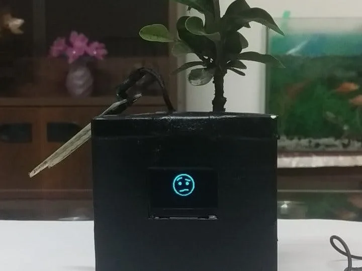 EmoPot – A vase that can show the emotions of plants