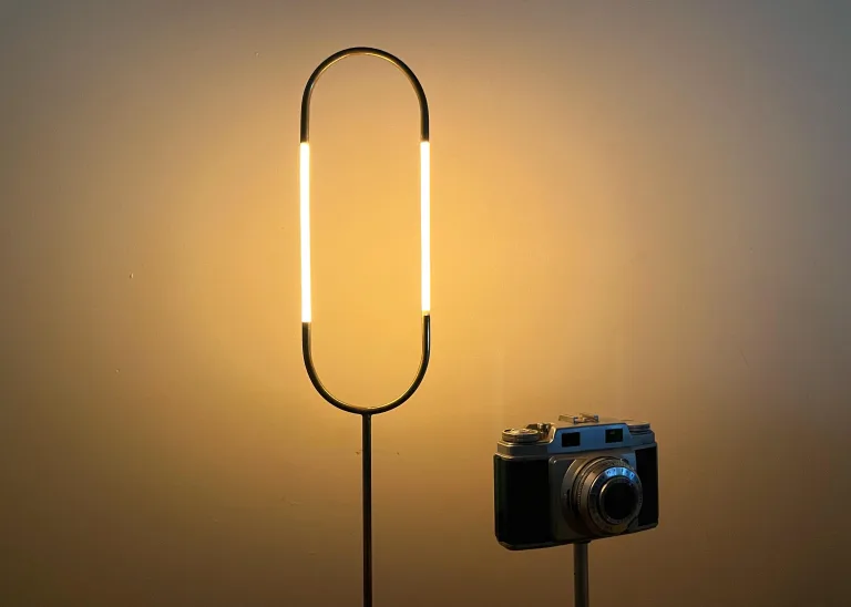 LED Filament Lamp with Integrated Dimmer Module Design