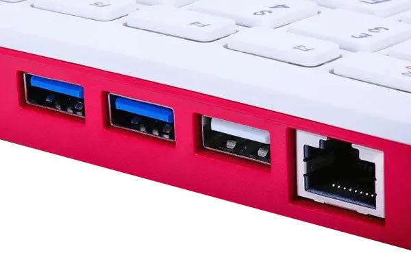 Raspberry Pi 400 computer kit with Italian keyboard layout and manual - Image 6