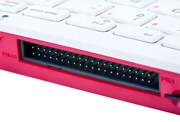 Raspberry Pi 400 Computer with Italian Keyboard Layout - Image 4