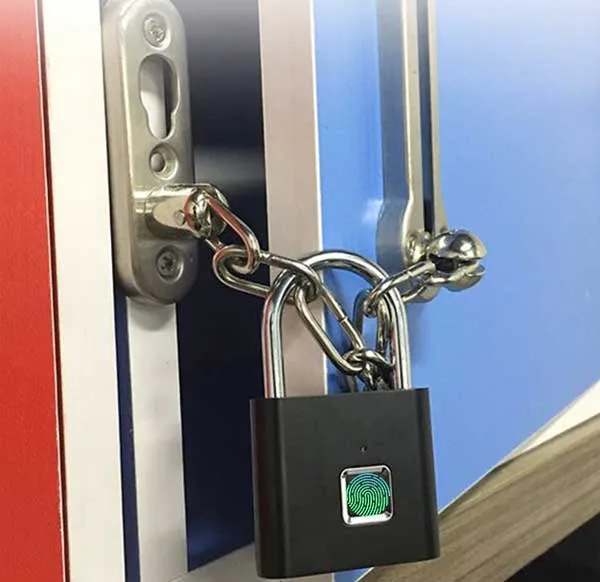 Fingerprint Padlock with 10-Fingerprint Memory, IP65 - Image 4