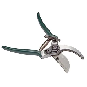 Pruning shears with safety lock