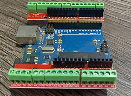 Lo shield montato su Arduino