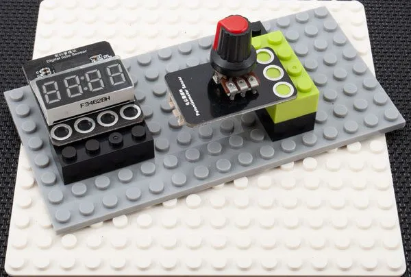 Advanced LEGO-compatible Electronics Kit for Arduino and Raspberry Pi - Image 3