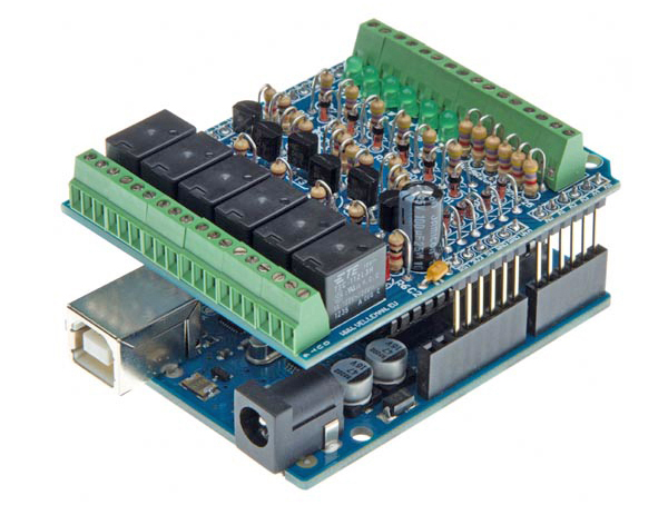 Lo shield montato su Arduino